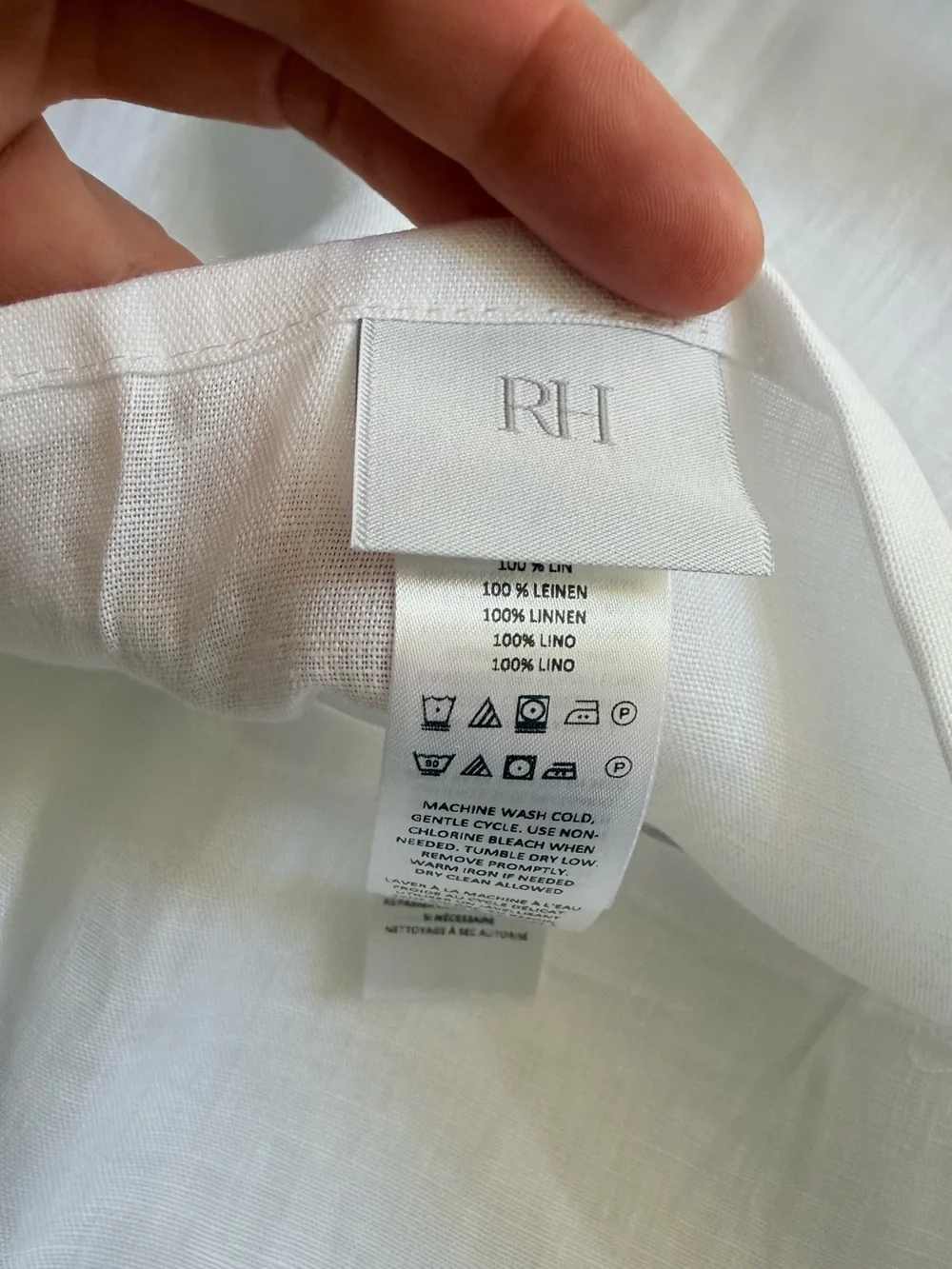 RH Standard size white pillowcase with piped edges Linen